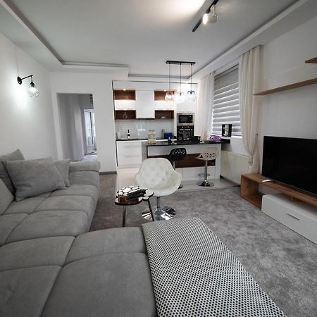 Jelenar Leilighet Novi Sad Eksteriør bilde